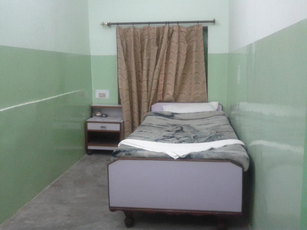 Radiant Ymca Tourist Hostel Varanasi Luaran gambar