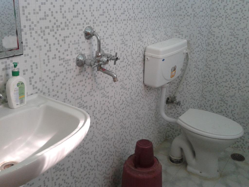 Radiant Ymca Tourist Hostel Varanasi Luaran gambar